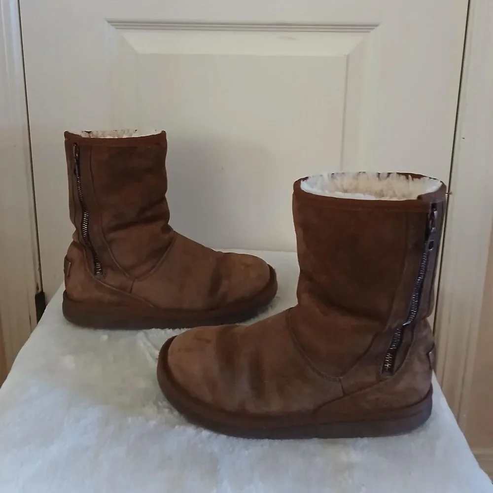 UGG Australia Mayfaire Limited Ed Brown Suede Boots Copper Nameplate & Zipper 7